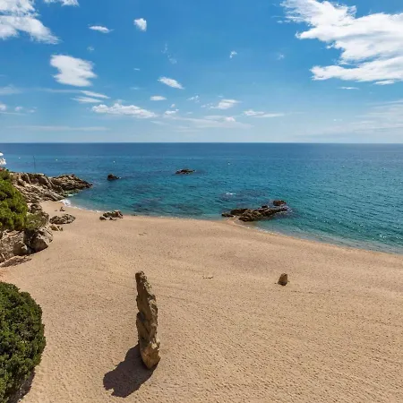 Seafront Views In Apartament Platja d'Aro