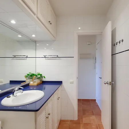 Apartamento Seafront Views In *