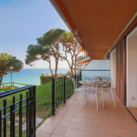 Seafront Views In Apartamento Platja d'Aro